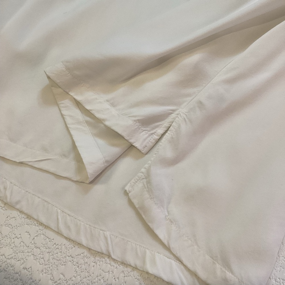 Crown & Ivy Curvy White Ruffle V Neck Popover Blouse 3/4 Sleeve Size 1X - Picture 3 of 9